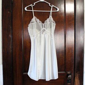 Victoria's Secret White Chemise, Large